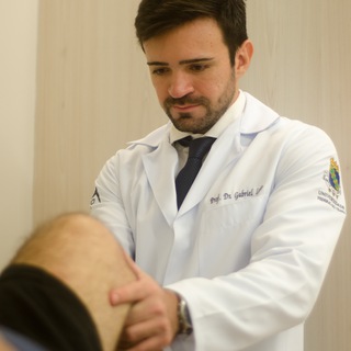 Dr Gabriel Leão